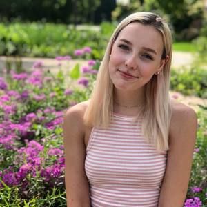 Meet your Posher, Elizabeth